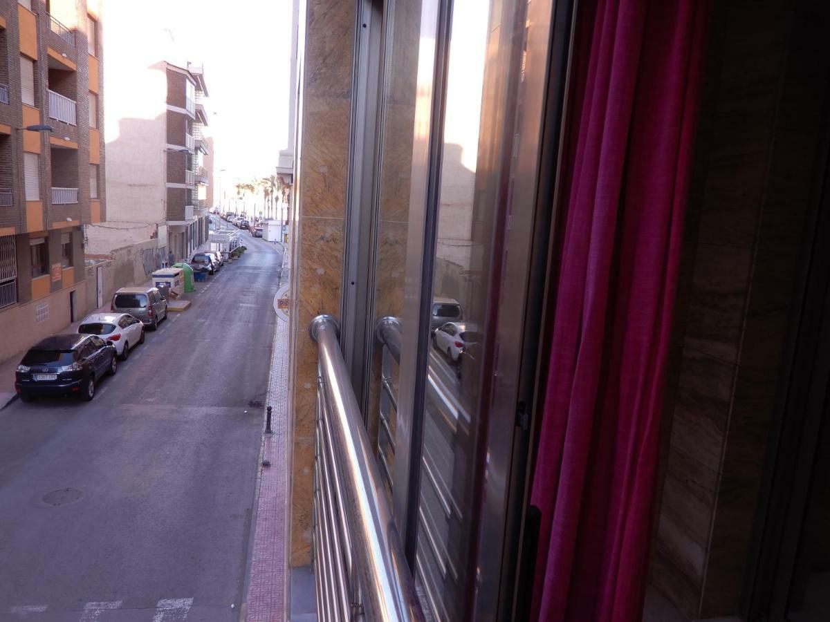 Edificio 1º Linea De Playa, En Paseo Maritimo De Torrevieja, Alicante, Costa Blanca Exterior foto